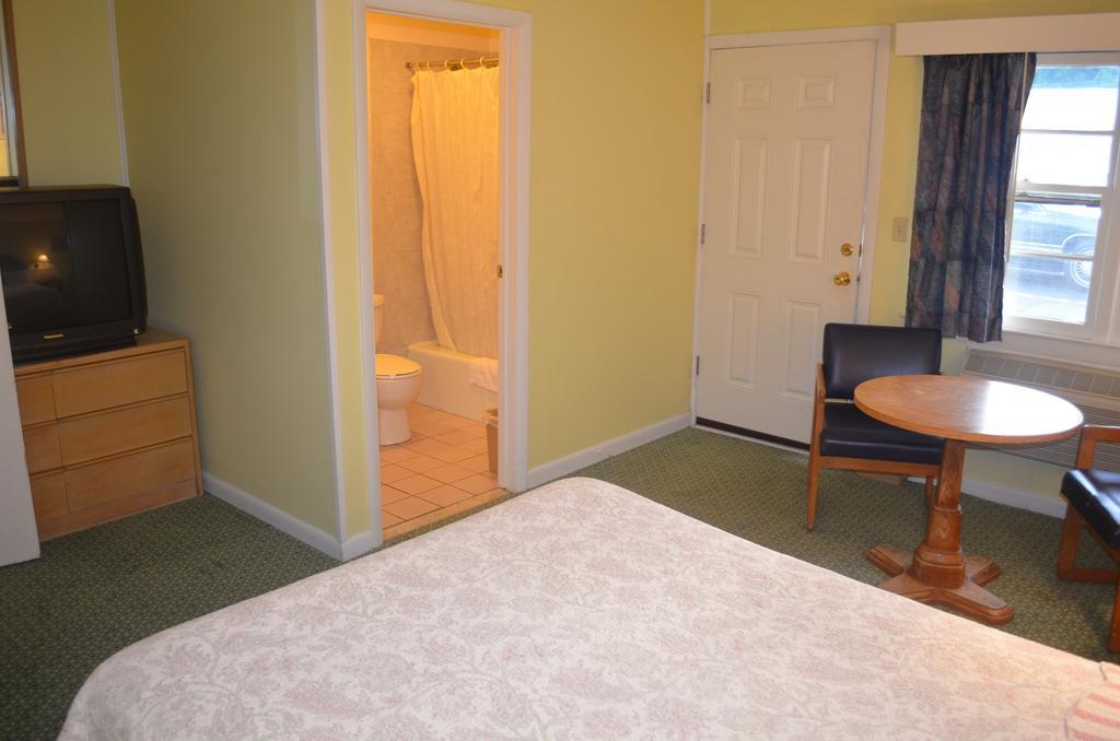 Clinton Motel Luaran gambar