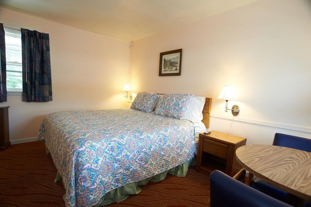 Clinton Motel Luaran gambar